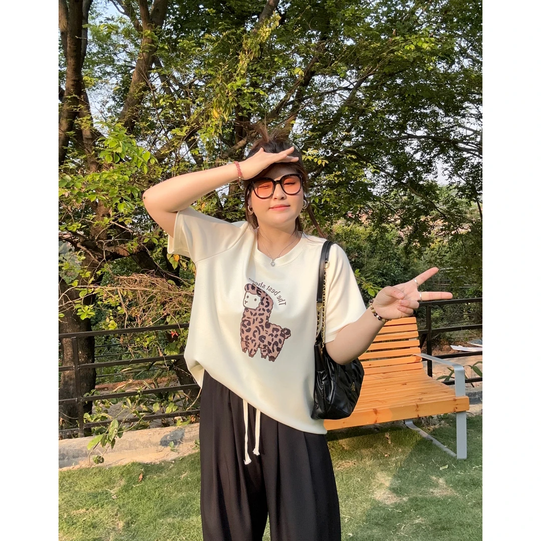 洋开心【豹纹咩咩】大码胖mm松弛感正肩圆领百搭短袖T恤 Y6223