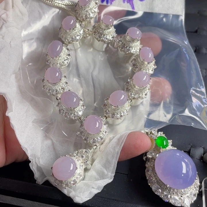 爱****定制翡翠未镶嵌定制翡翠