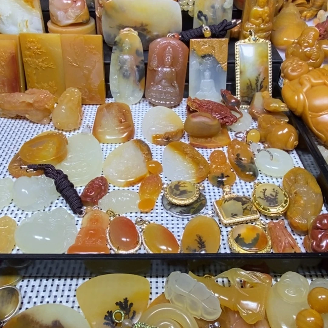 石英质玉（黄龙玉）合金颈饰