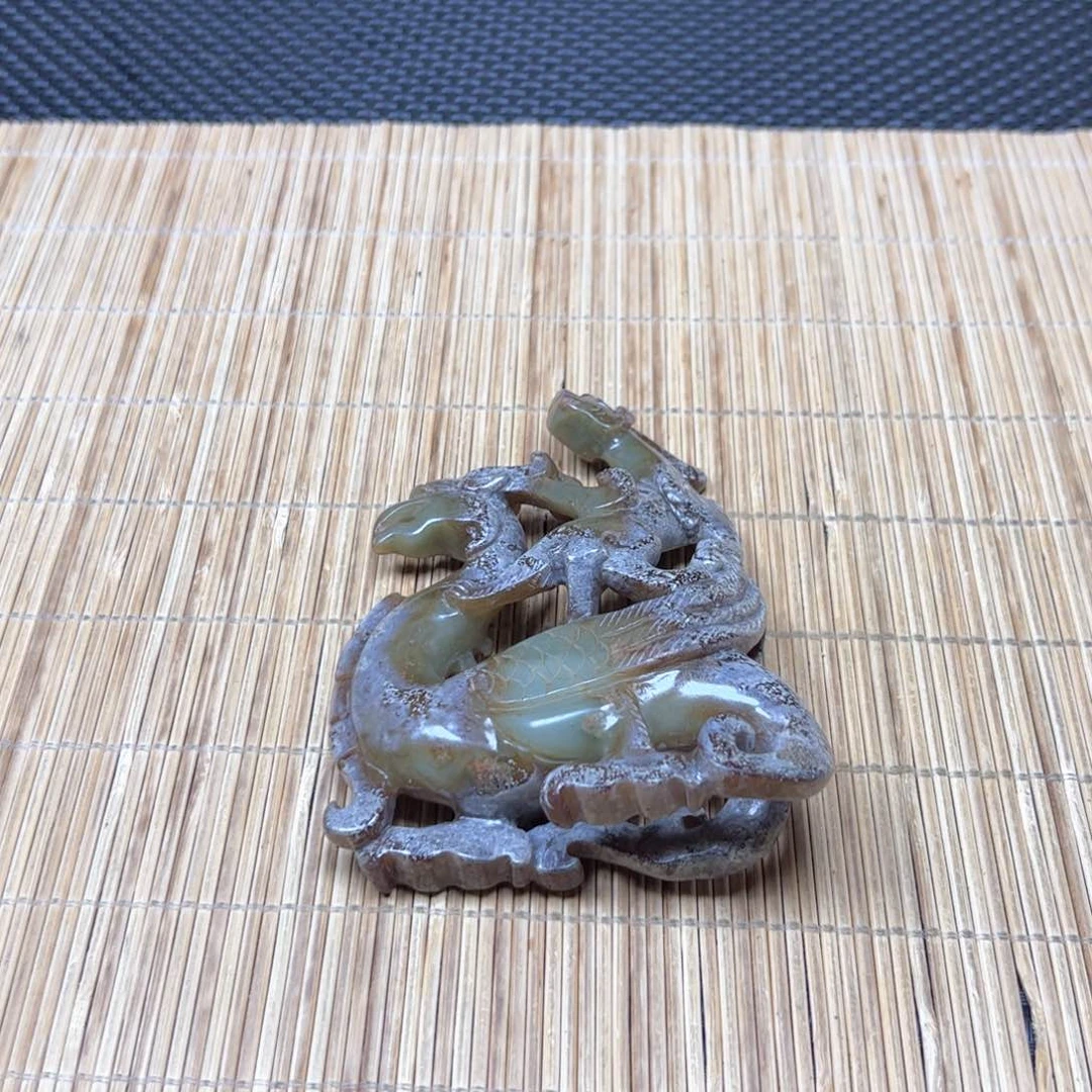 和田玉未镶嵌把件