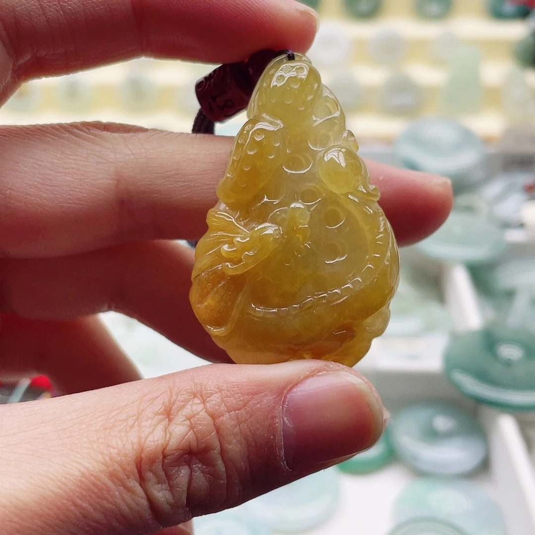 翡翠颈饰未镶嵌天然翡翠