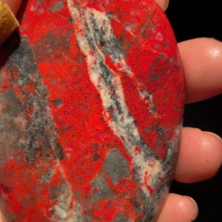 风*大红袍鸡血石随形印章鸡血石手把件