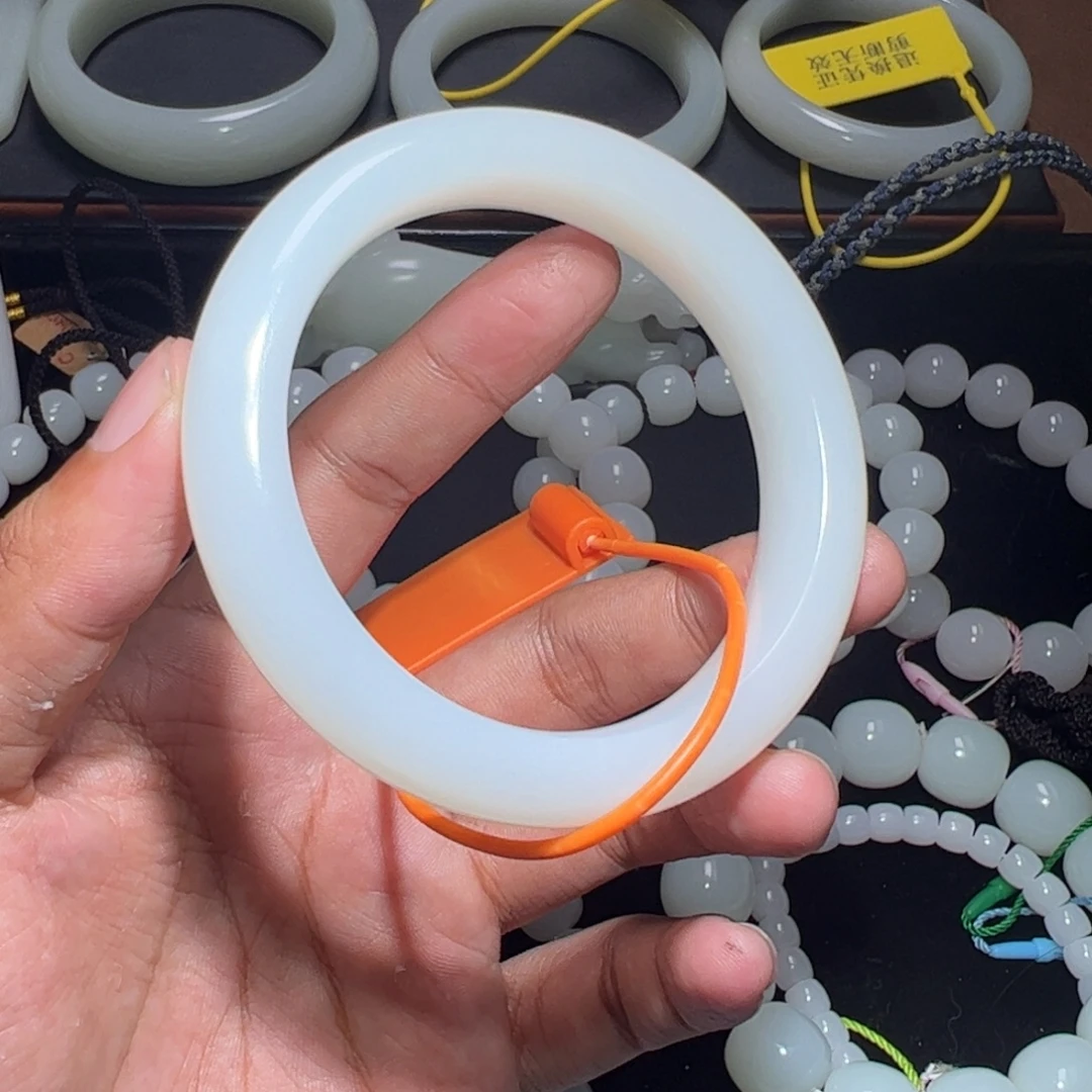 ༺***༻和田玉未镶嵌手链