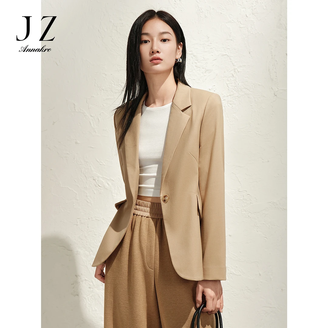 玖姿安娜蔻职场设计感驳领一粒扣西装外套女2025新款KWFC40112