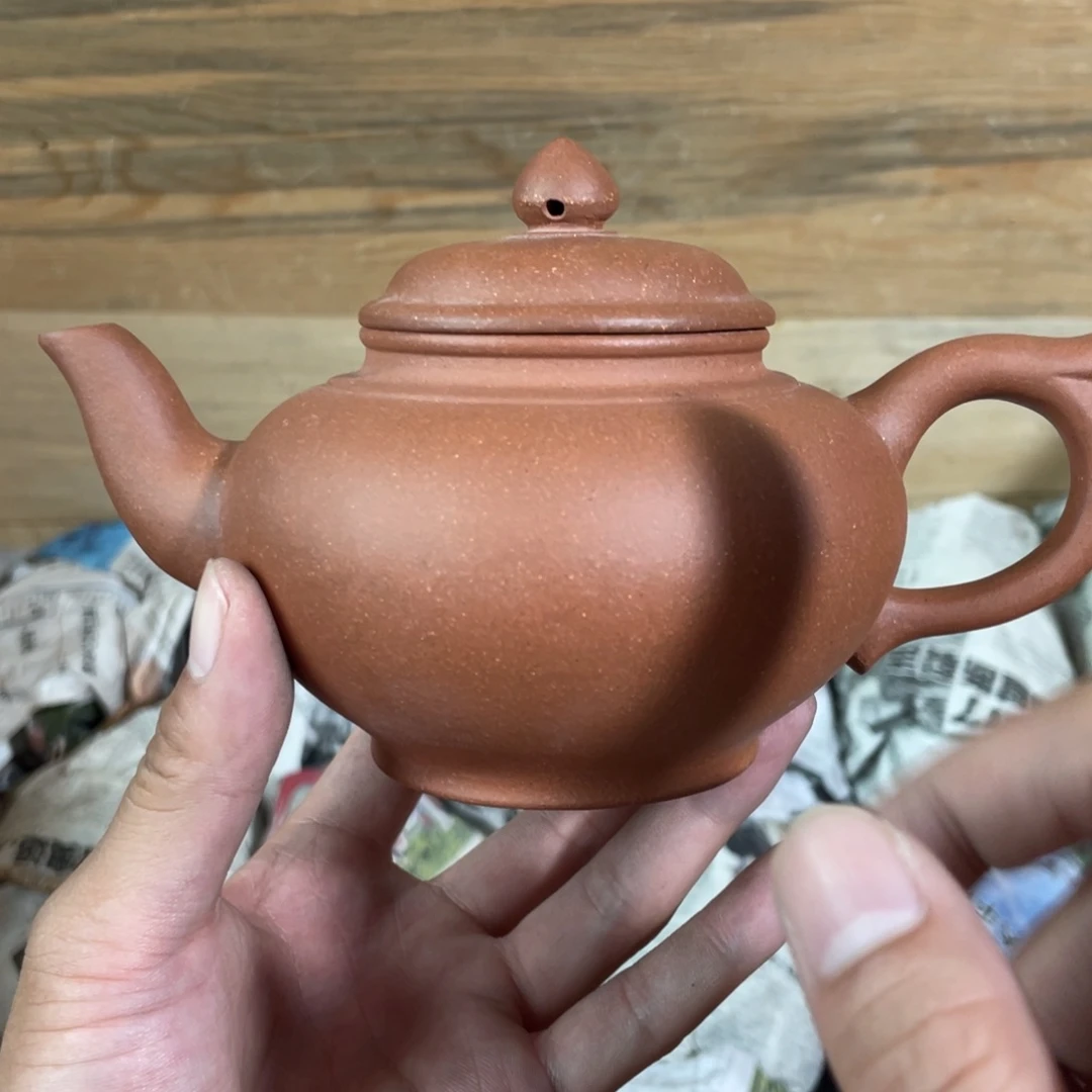 茶壶紫砂老厂紫砂壶一件。