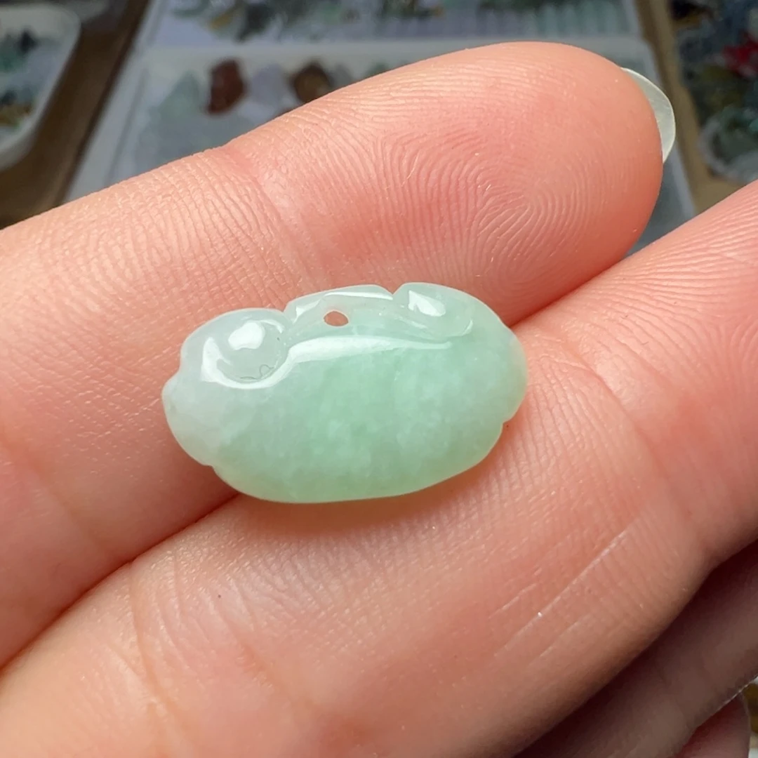 翡翠未镶嵌颈饰如意锁一个19.99