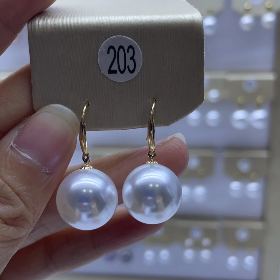 18K金镶嵌淡水珍珠耳饰