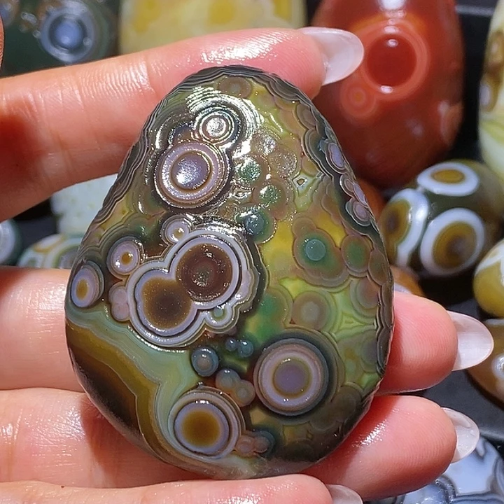 玛瑙/玉髓未镶嵌珠宝奇石1