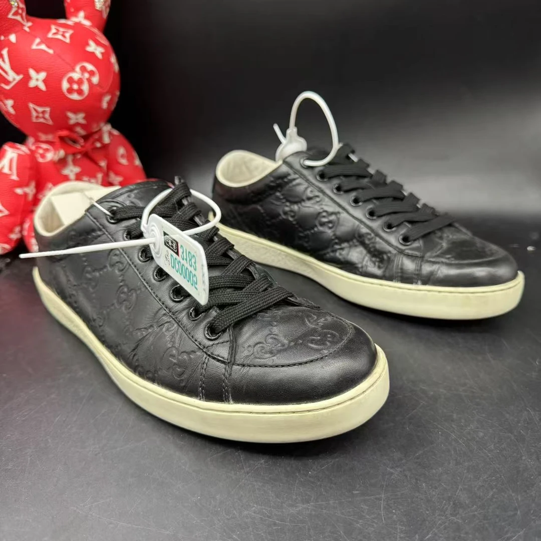 95新 GUCCI/古驰 【AO福利】40欧码 男士百搭黑压花休闲板鞋bd037