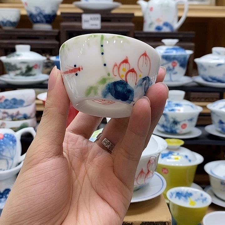 小***子手绘五彩荷花水缸杯60cc釉下彩微瑕福利款