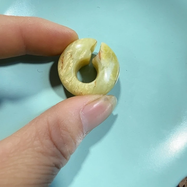 透闪石质玉未镶嵌挂件