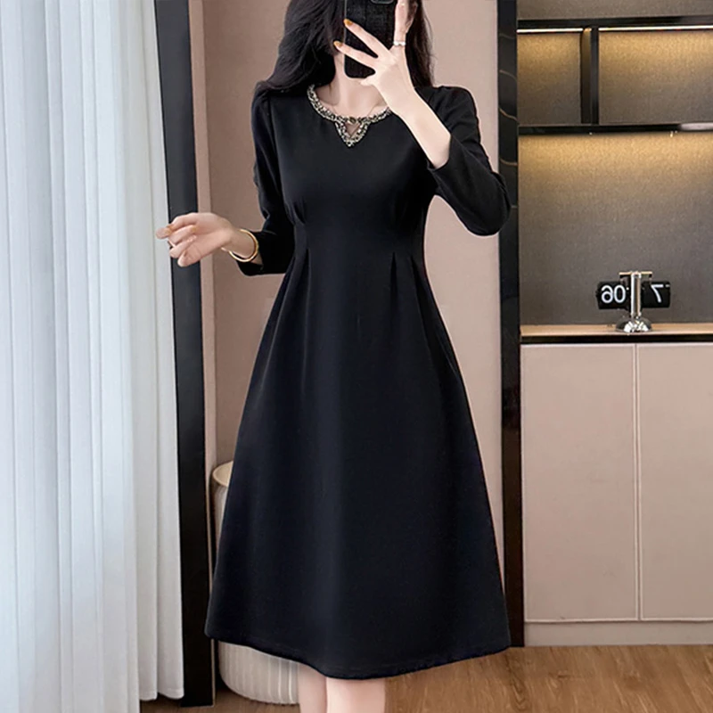 时尚洋气修身显瘦黑色气质大码女装胖mm长袖连衣裙子春秋季中长款