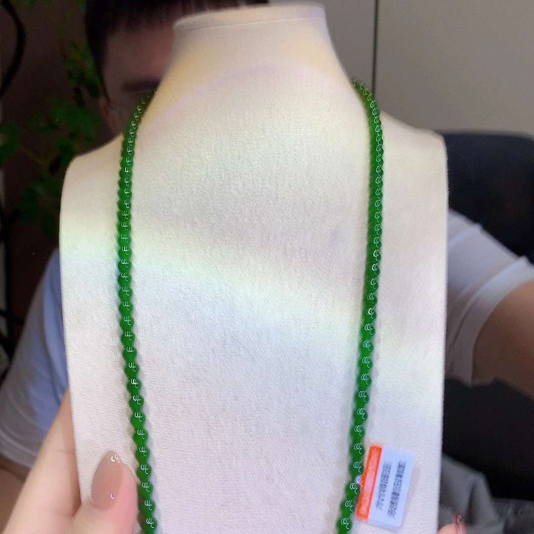 颈饰18K金镶嵌和田玉（碧玉）卡6长链