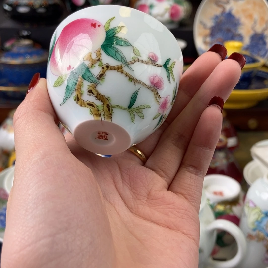 陶瓷艺术家的作品是一种