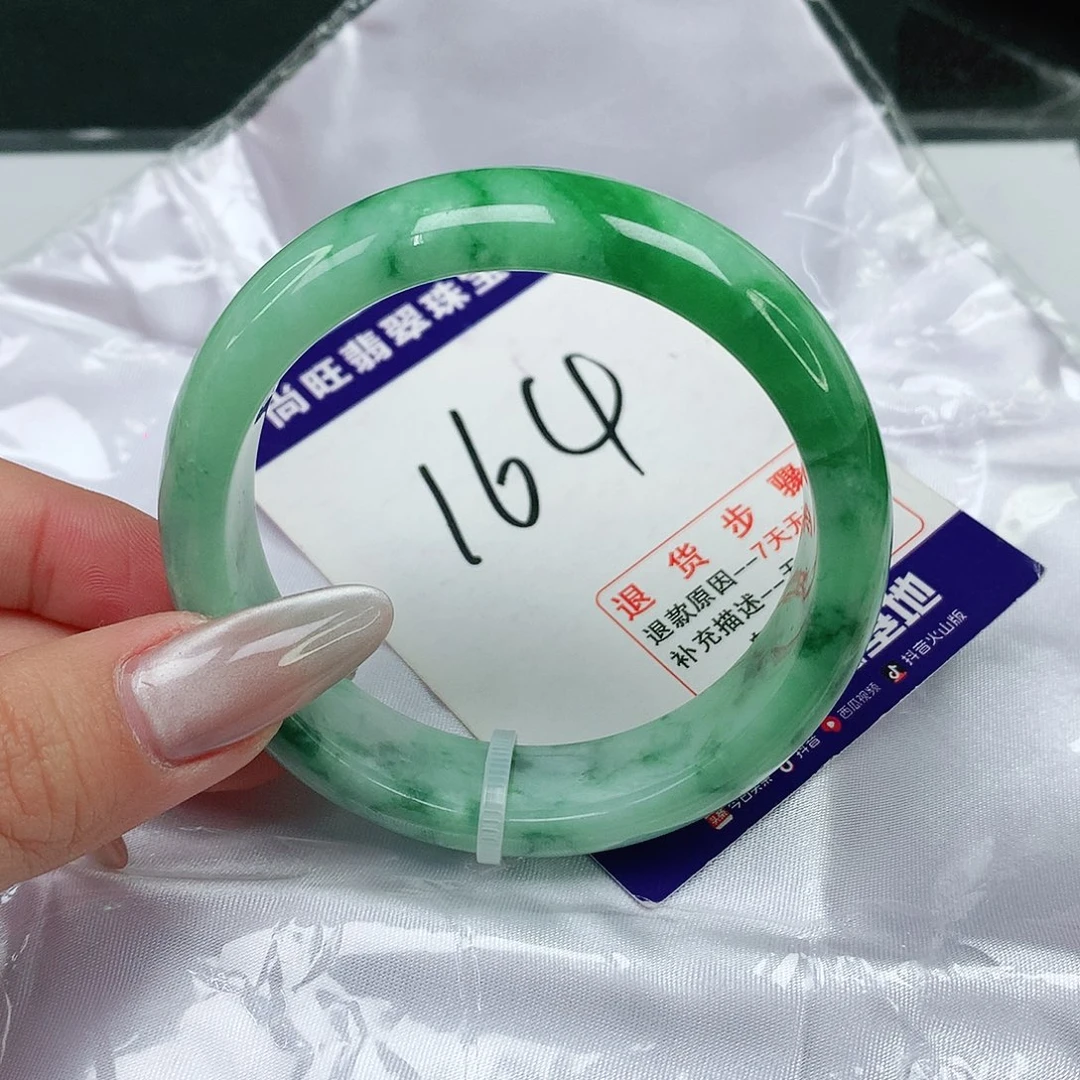 翡翠手镯未镶嵌翡翠12