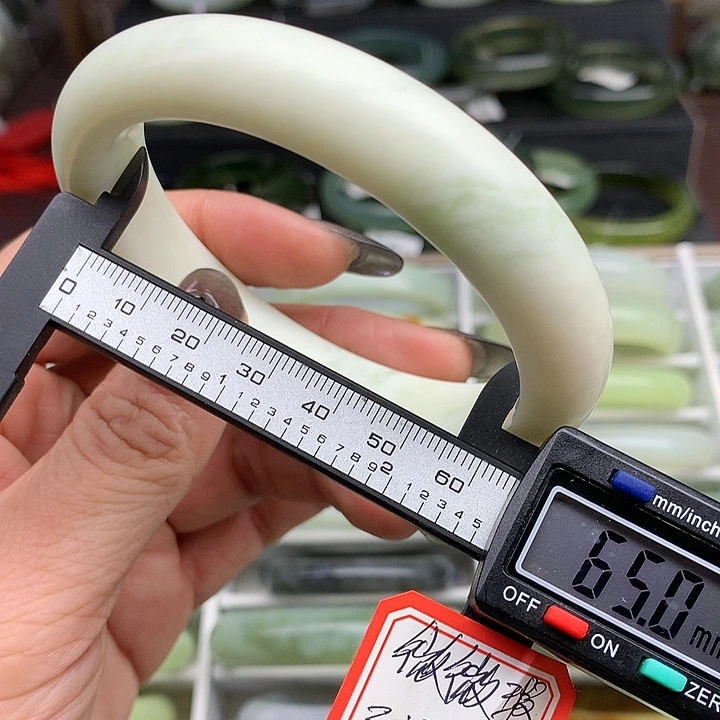 蛇纹石玉手镯未镶嵌678