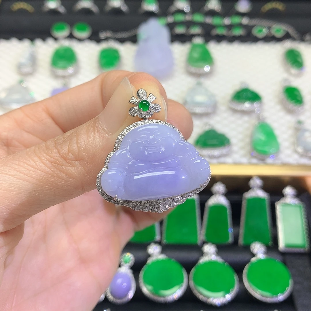 颈饰18K金镶嵌翡翠吊坠