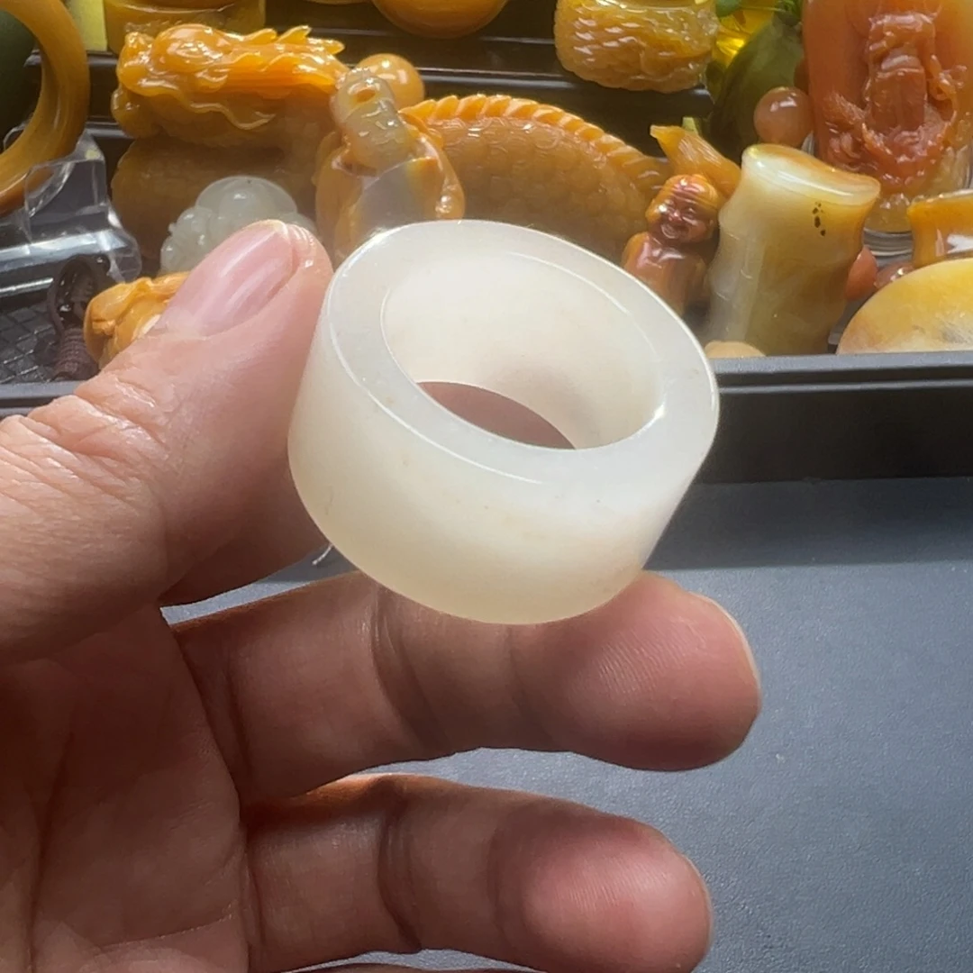 石英质玉未镶嵌颈饰