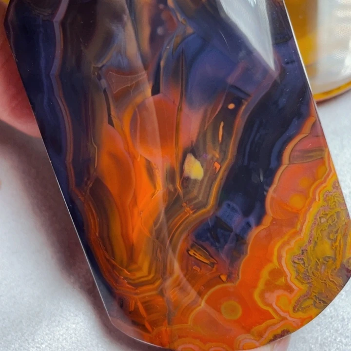 狼***抱合金玛瑙玛瑙/玉髓