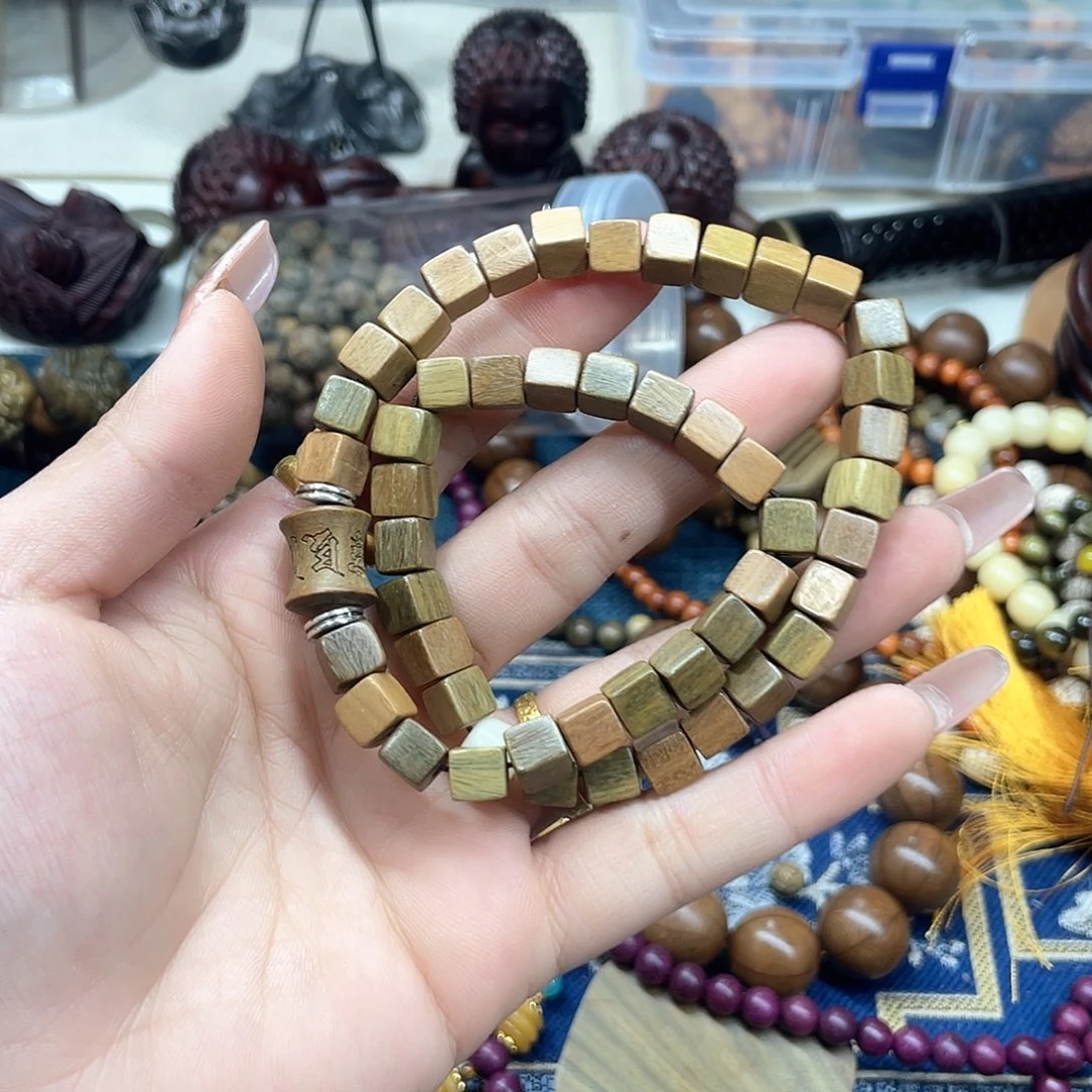 维腊木（绿檀）无事牌