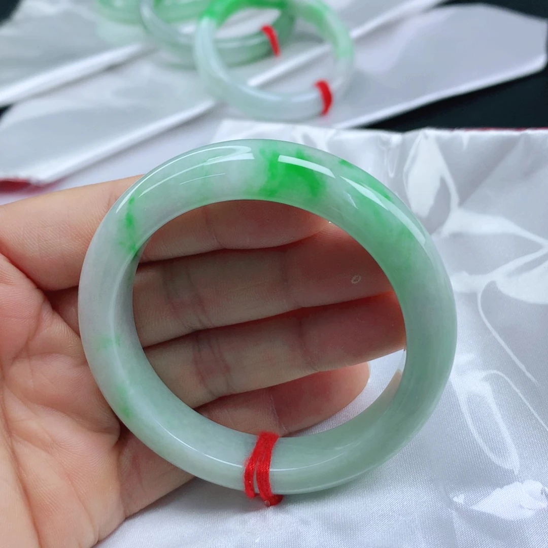 翡翠手镯未镶嵌53+飘阳绿翡翠手镯