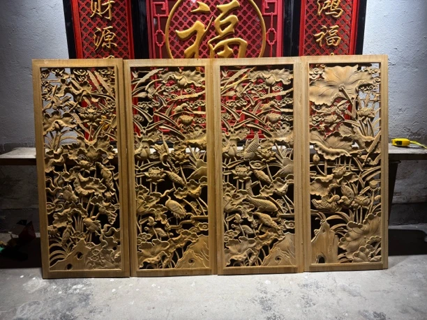 东阳木雕（荷花鲤鱼）挂屏