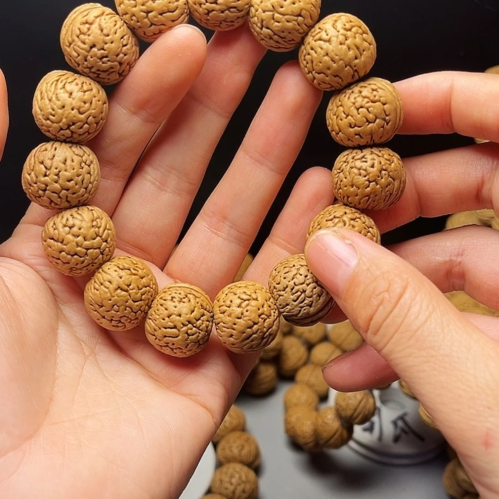 长****吊坠桃核桃核手串