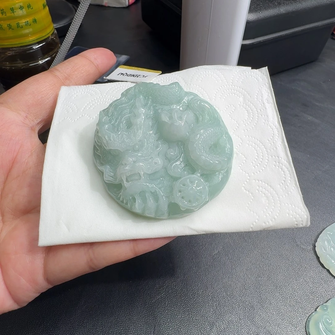 翡翠未镶嵌颈饰吊坠