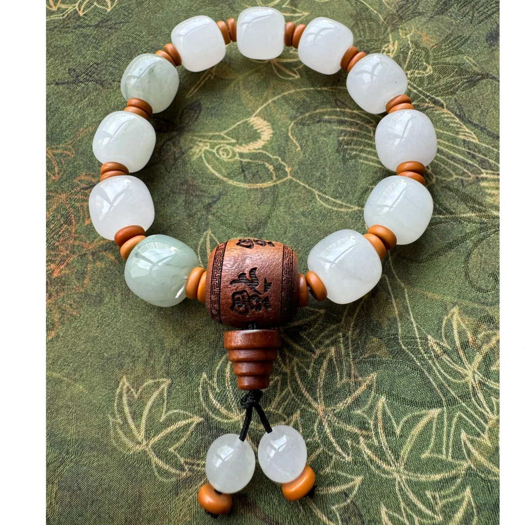 天山翠路路通手串