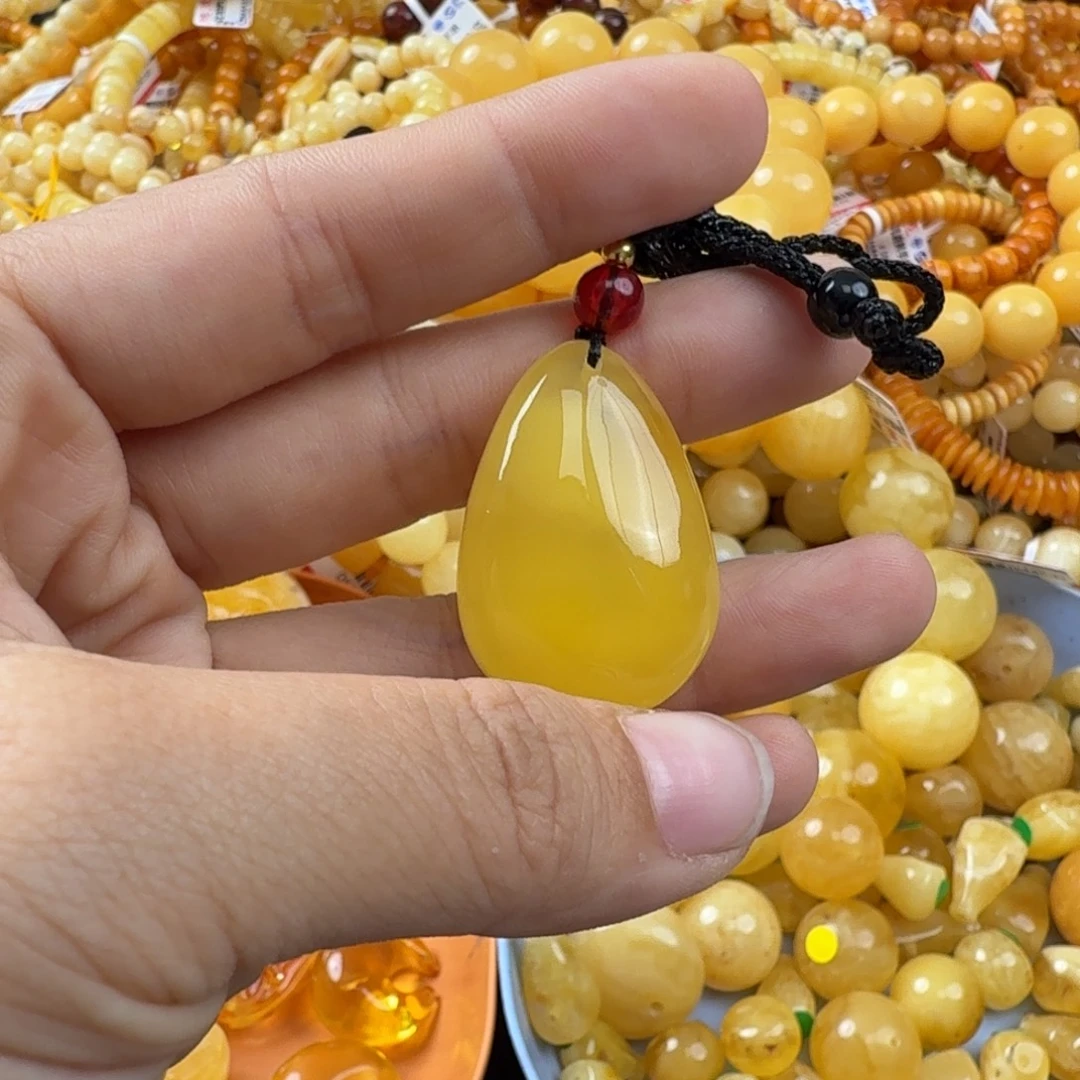 未镶嵌琥珀珠宝奇石