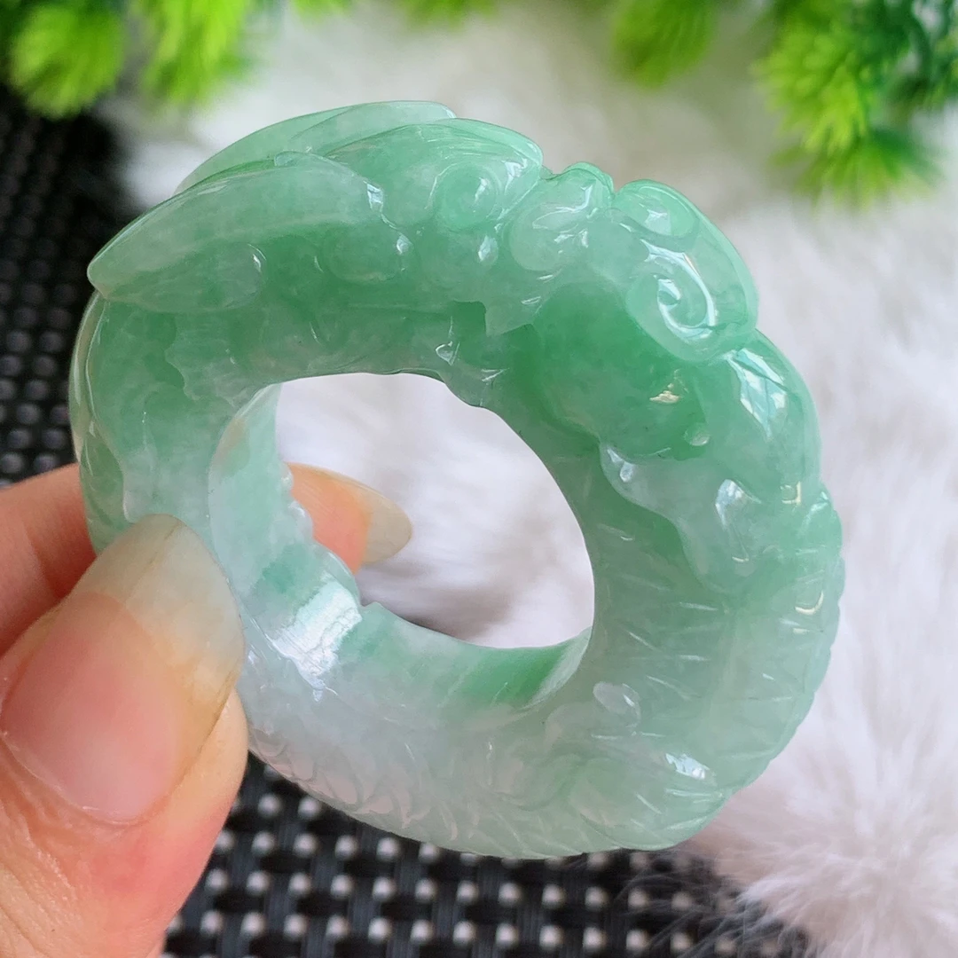 天然翡翠A货冰润满绿浅绿雕龙戒指扳指25-13.5-13.5mm