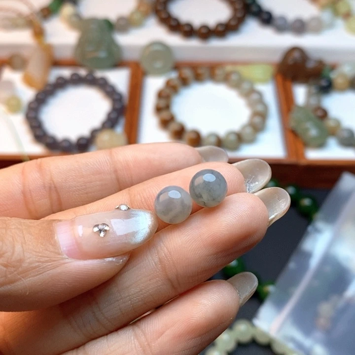 和田玉手链未镶嵌是****啦