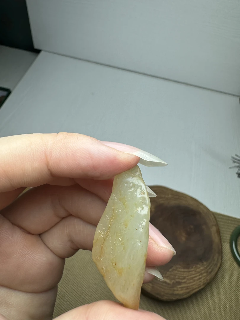 和田玉黄白玉挂坠