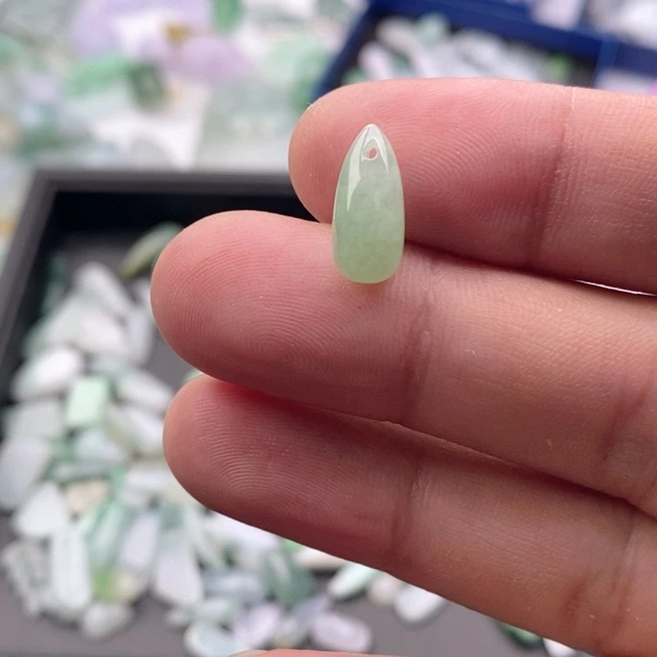 多***米翡翠未镶嵌吊坠(不含链)