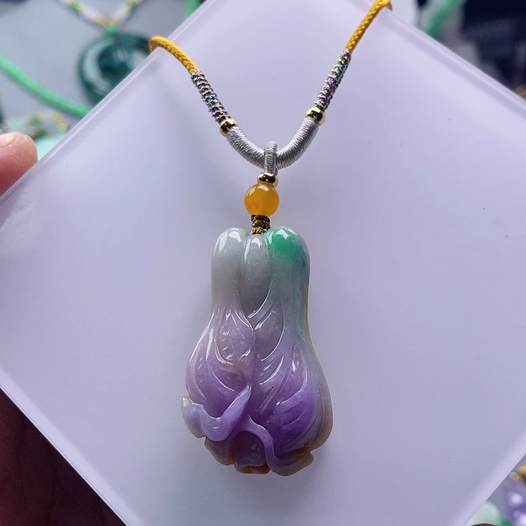 翡翠未镶嵌吊坠(赠链)