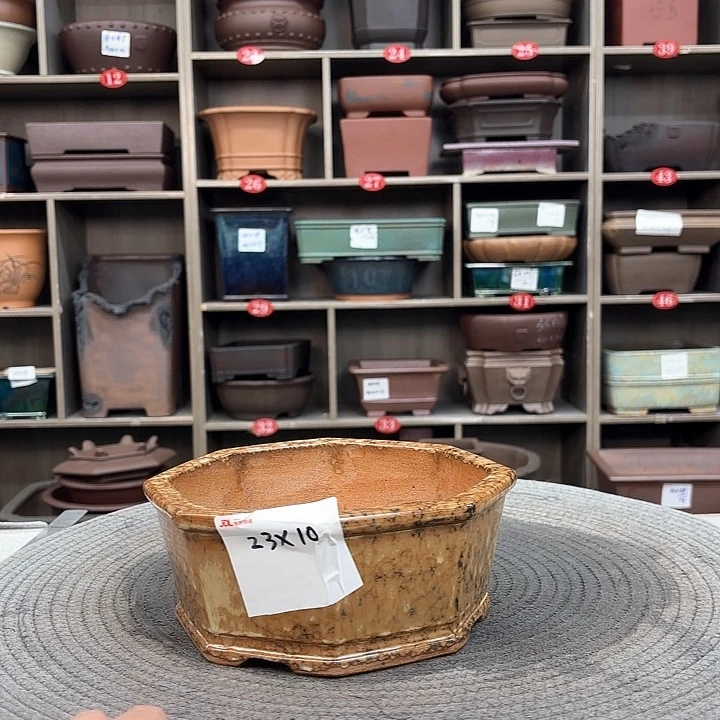 紫砂花盆紫砂的颜色很好看