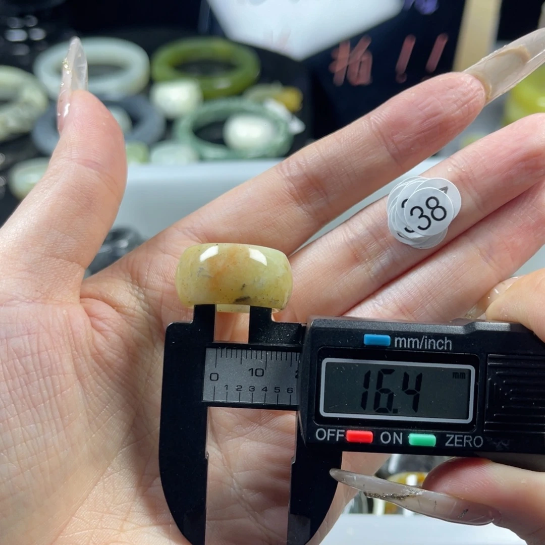 蛇纹石玉未镶嵌戒指