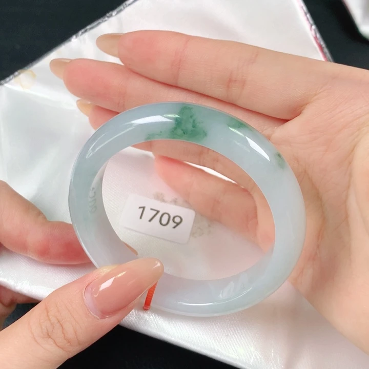 翡翠手镯未镶嵌天然翡翠手镯04