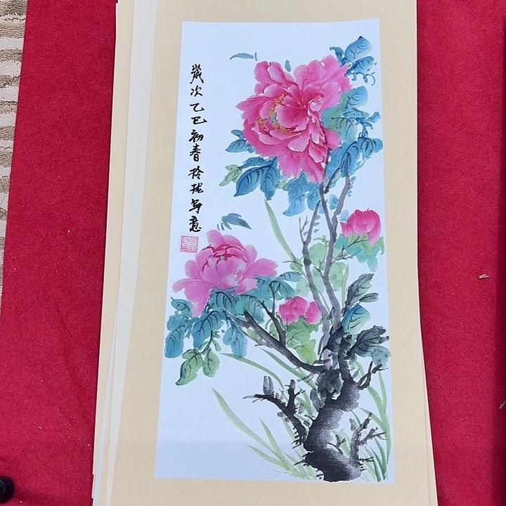 国画花鸟等图案为一体