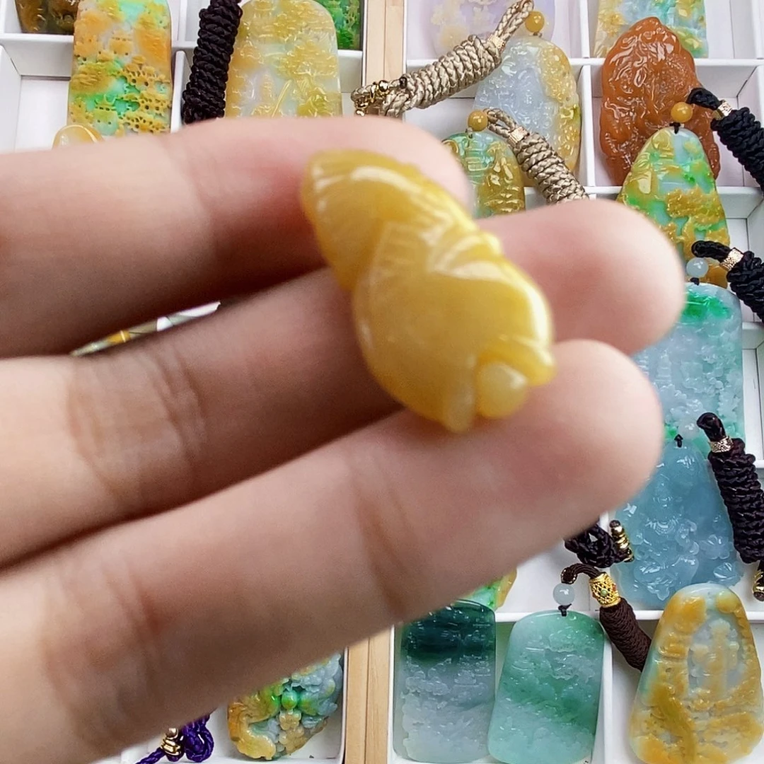 翡翠未镶嵌颈饰天然翡翠