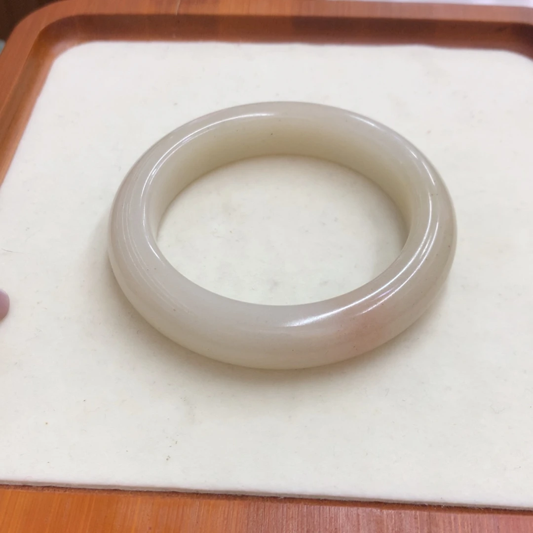 石英质玉未镶嵌手镯