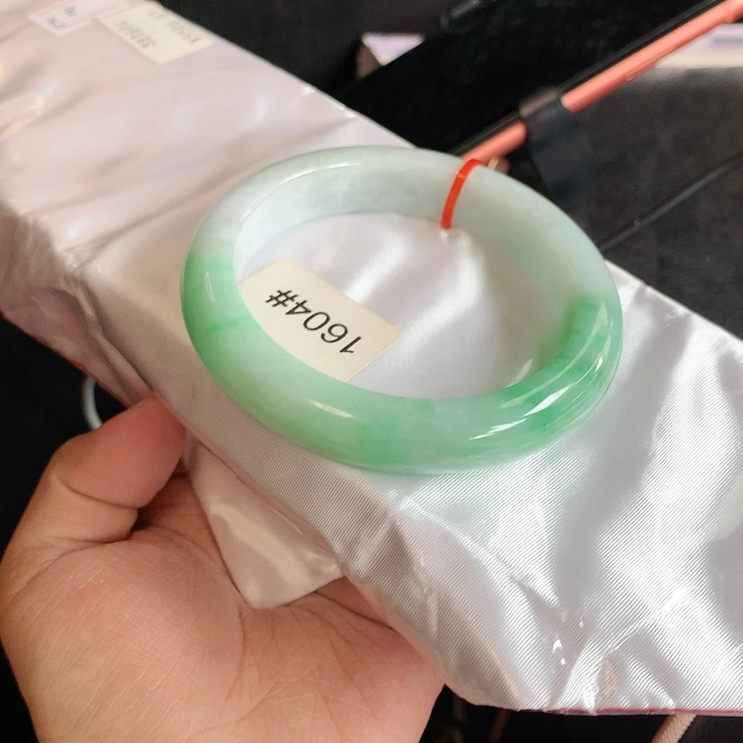 翡翠手镯未镶嵌东****艺61圈1604