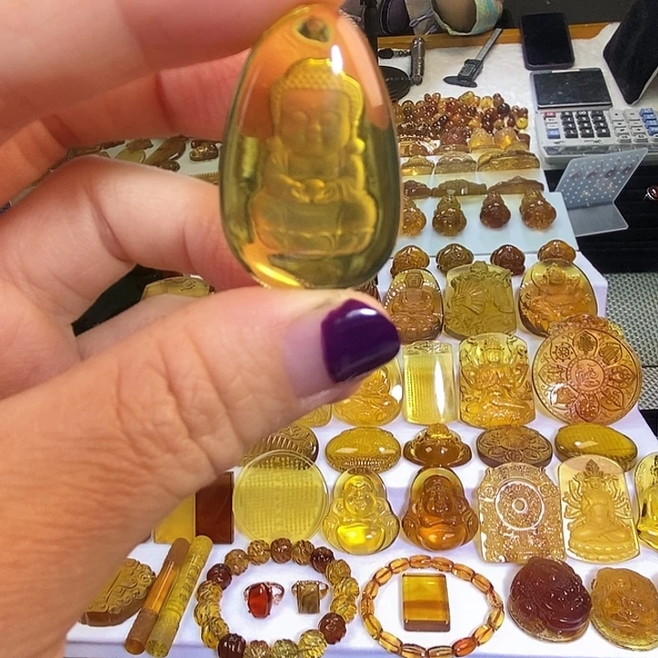琥珀未镶嵌吊坠(不含链)天然缅甸琥珀金珀净水阴雕宝宝佛