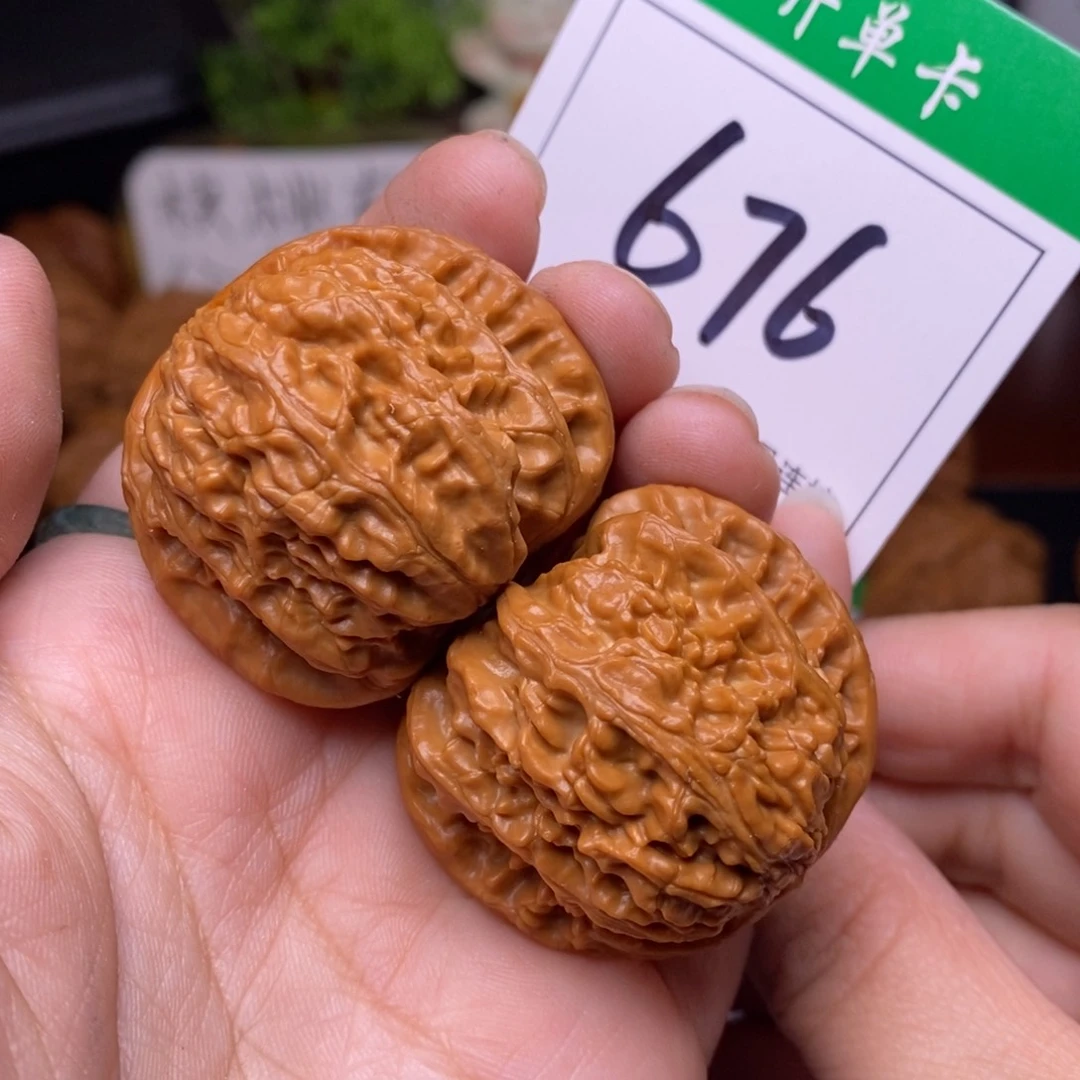 把件文玩核桃676闷尖白狮子头3.9