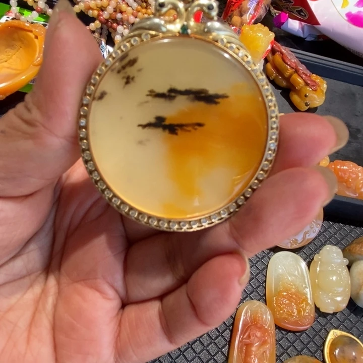 石英质玉（黄龙玉）未镶嵌挂件