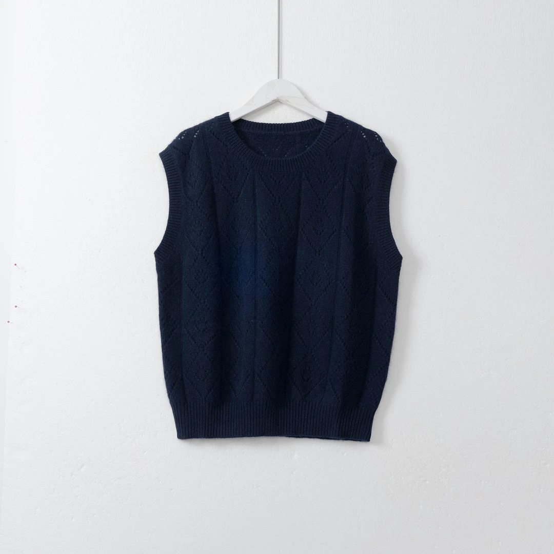 几里与麻 圆领镂空菱格针织马甲 衣长60胸围112 2100813