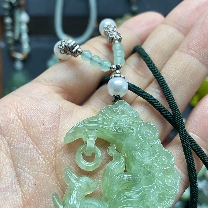 未镶嵌蛇纹石玉颈饰