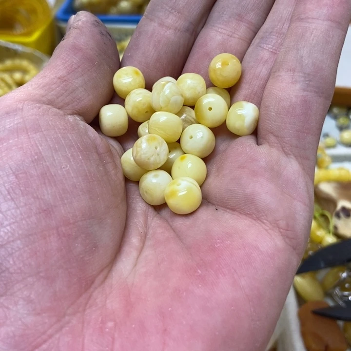 蜜蜡未镶嵌裸石多样性发货2个