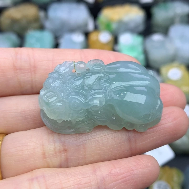 翡翠颈饰未镶嵌天然缅甸A货翡翠貔貅吊坠