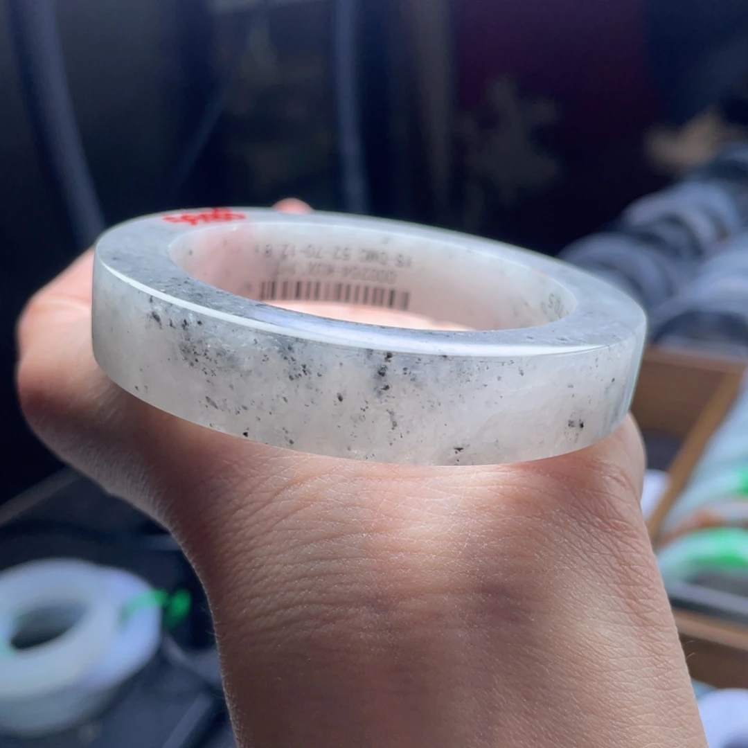 定制翡翠未镶嵌翡翠手镯